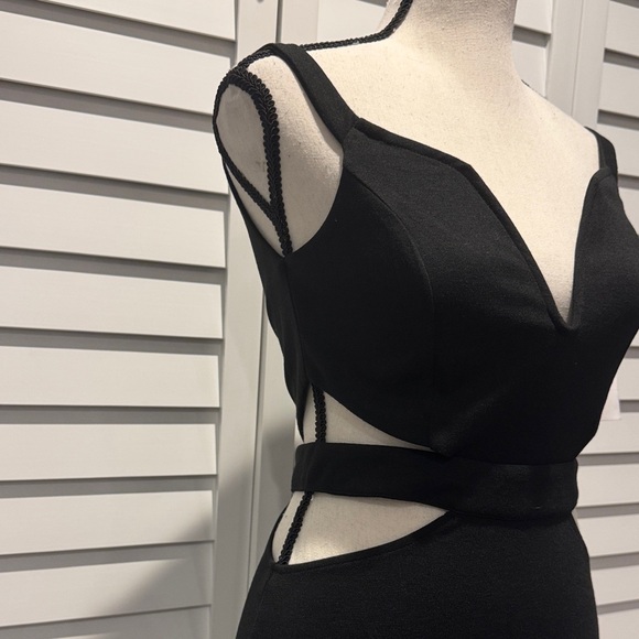 Society of Chic NWT Black Cut-Out Mini Dress, runs small size 2 or 4 check pics. - Picture 3 of 11